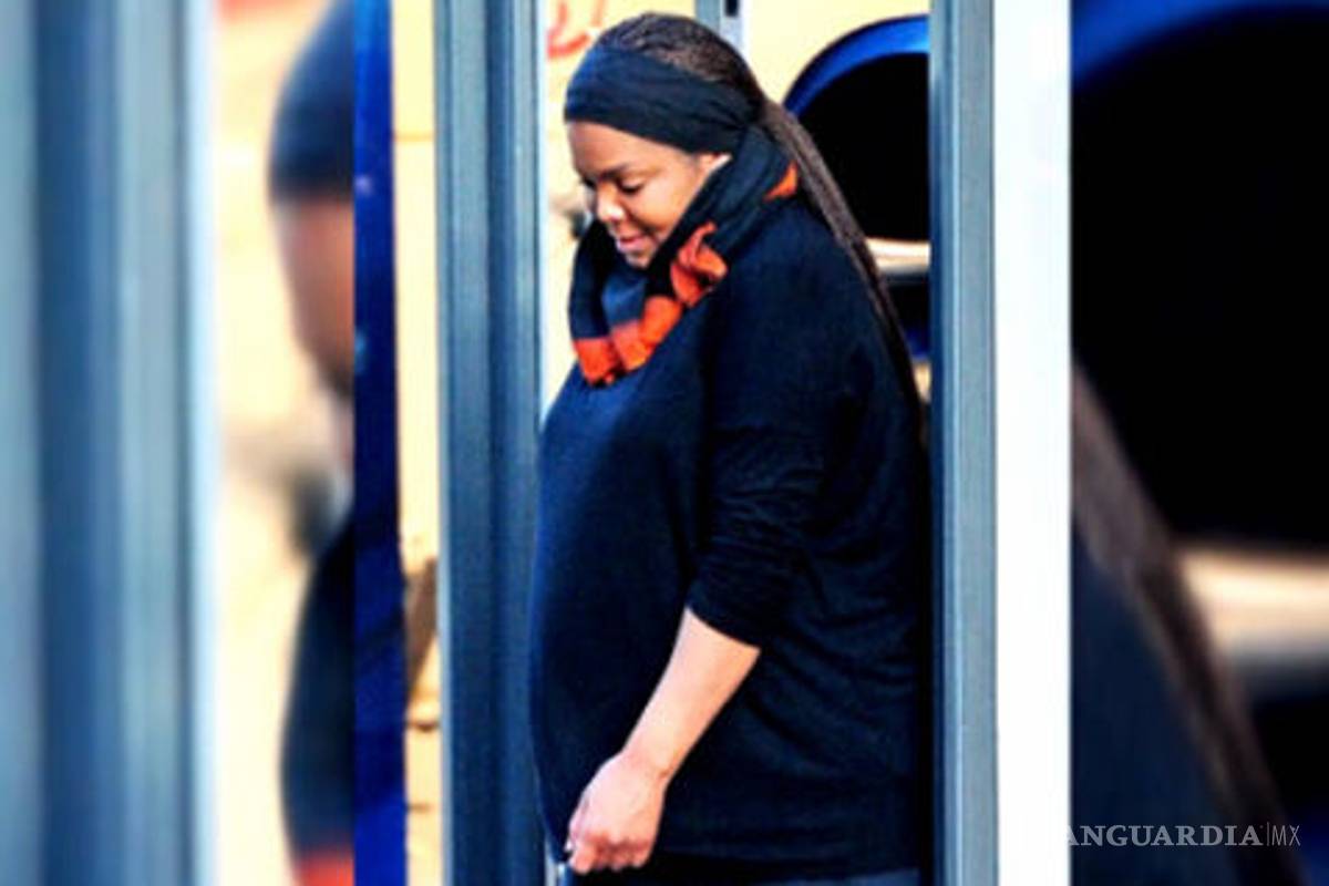 Captan a Janet Jackson embarazada