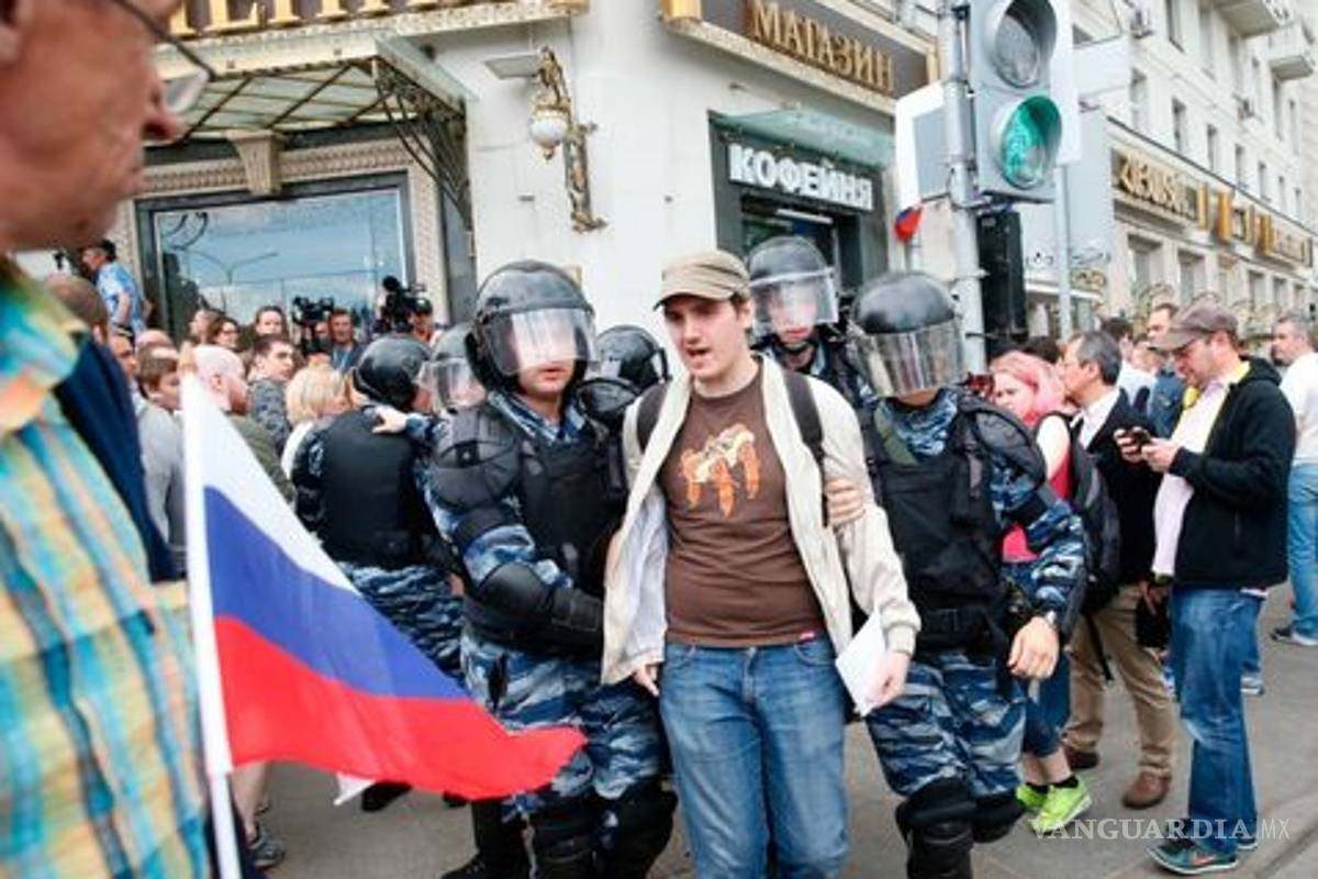 Gobierno de EU condena represión de opositores en Rusia