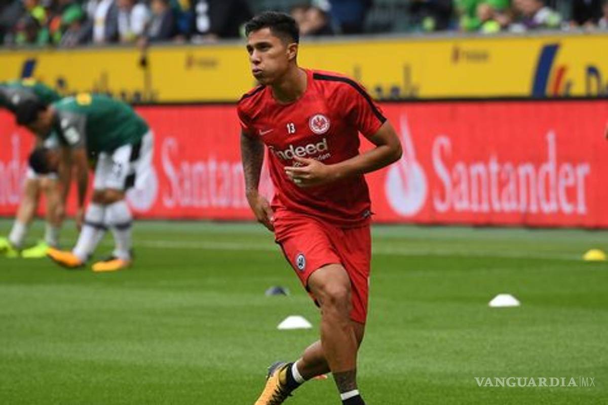 Salcedo debuta y Eintracht consigue primer triunfo en Bundesliga