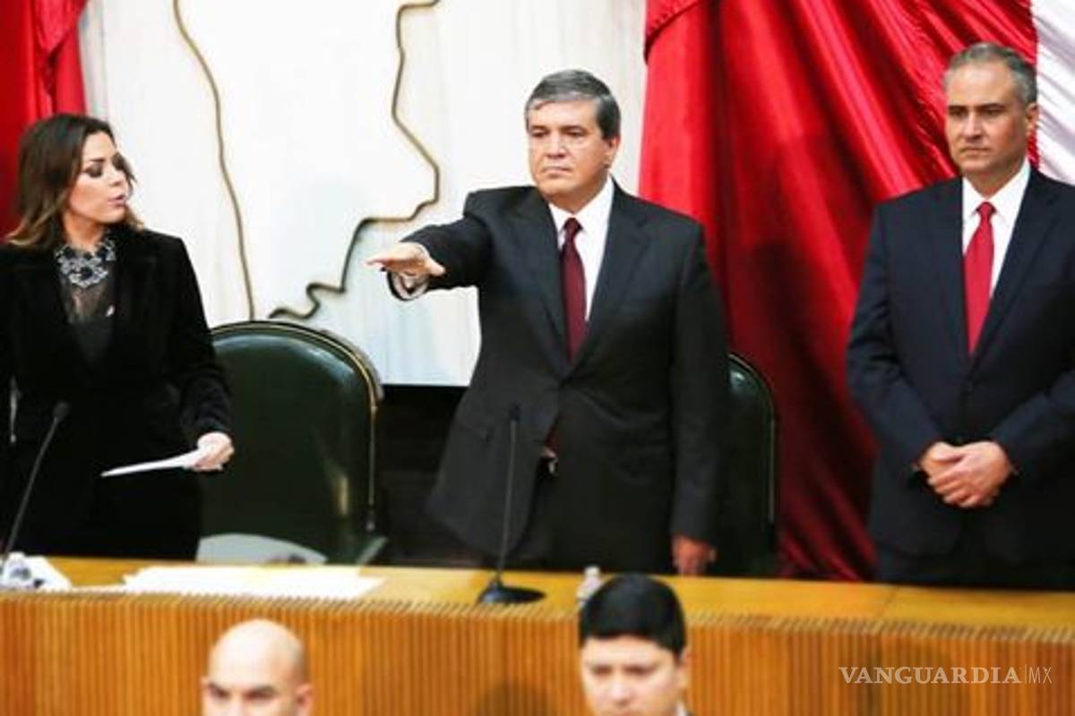 Manuel González asume como gobernador interino de Nuevo León