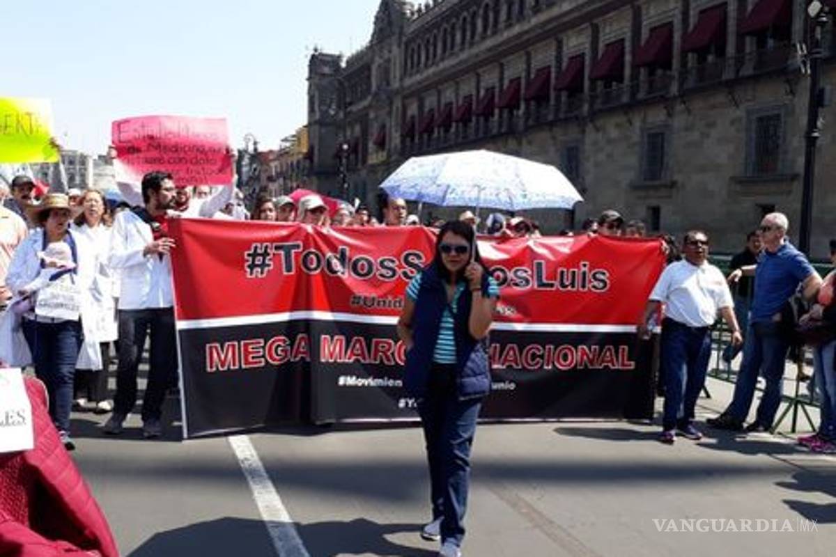 Protestan en varios estados por detención de médico en Oaxaca