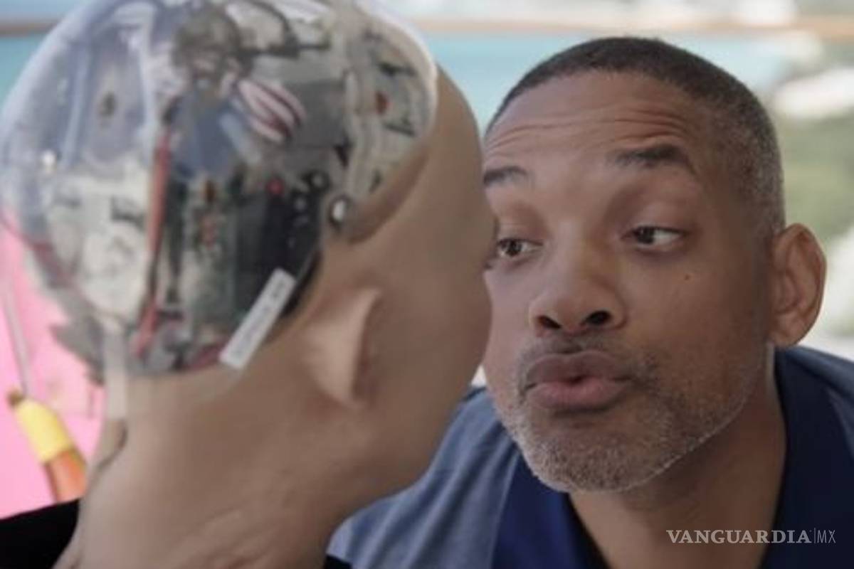 Sophia, la robot inteligente, rechaza beso de Will Smith