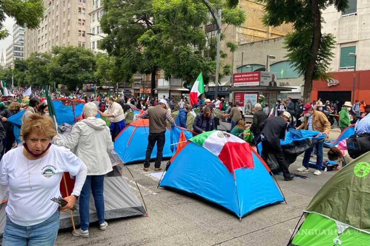 Permiten a FRENAAA pasar al Zócalo; “bienvenidos, nada más no simulen”: AMLO