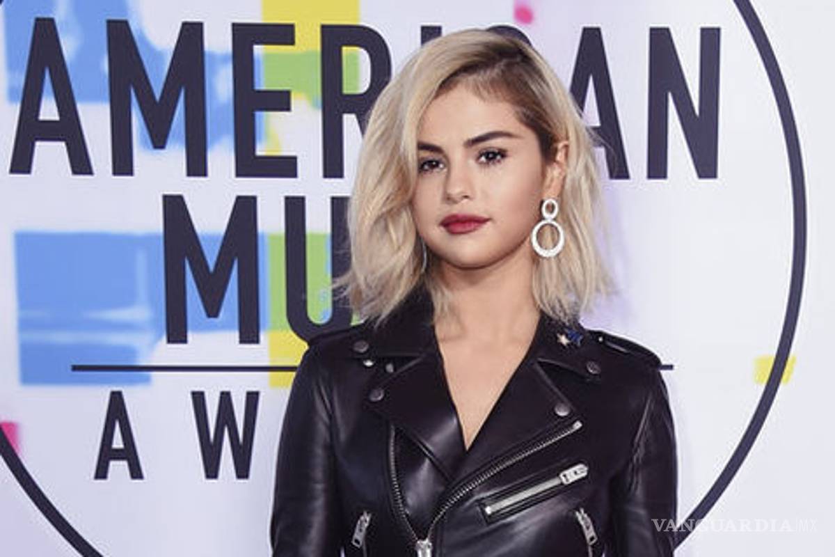 Selena Gomez cambia de look, ahora es rubia