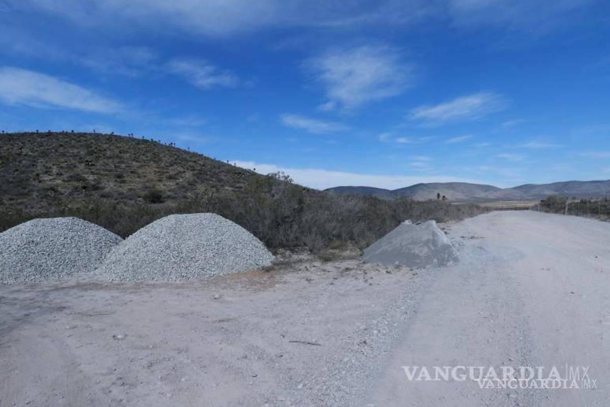 Toman secundaria en ejido de Saltillo por fallas de la SEDU en transporte; 150 alumnos resultan afectados