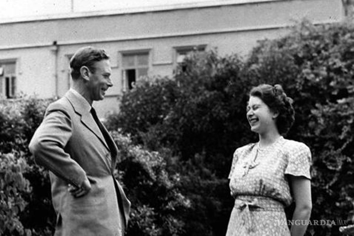 Difunden imágenes de la infancia de la Reina Isabel II