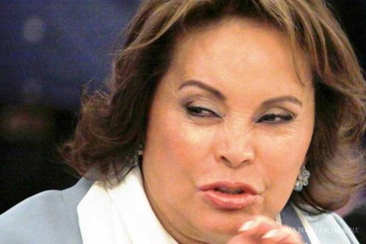 Elba Esther gana amparos, pero no saldrá libre