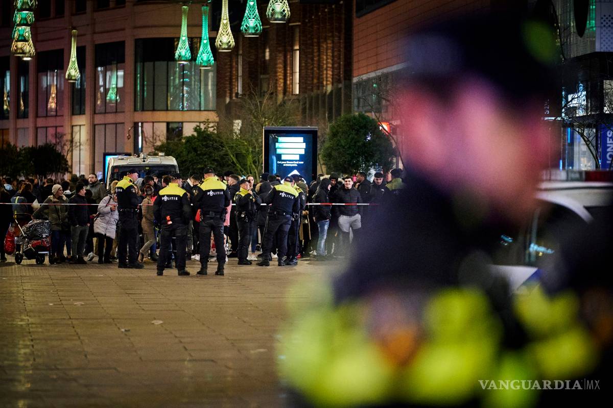 Atacan a 3 con cuchillo en La Haya durante compras del Black Friday; no está claro si es ataque terrorista