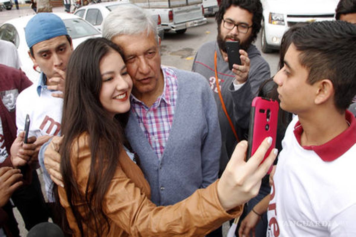 ‘AMLOvers’: Jóvenes que votarán por 'ya sabes quién' pase lo que pase