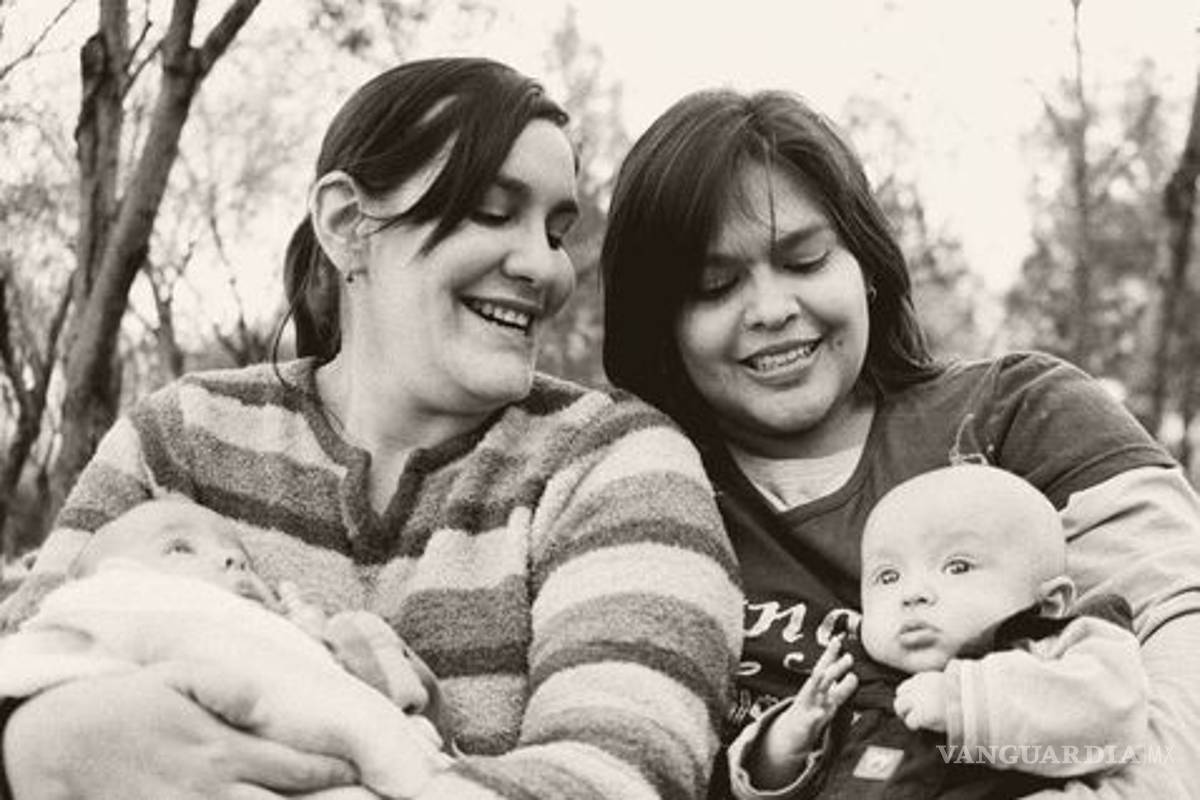 Madres lesbianas y su lucha por heredar su apellido