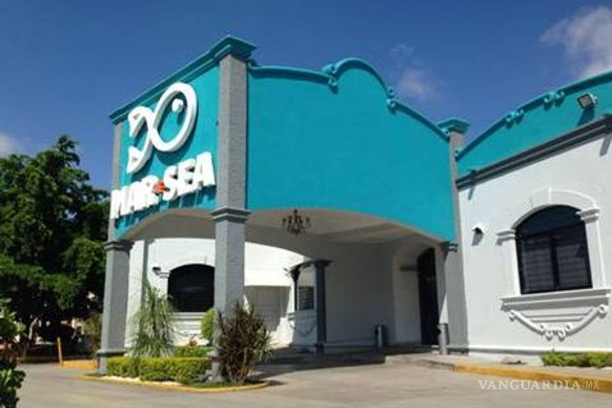 Grupo armado secuestra a 8 en restaurante de Sinaloa