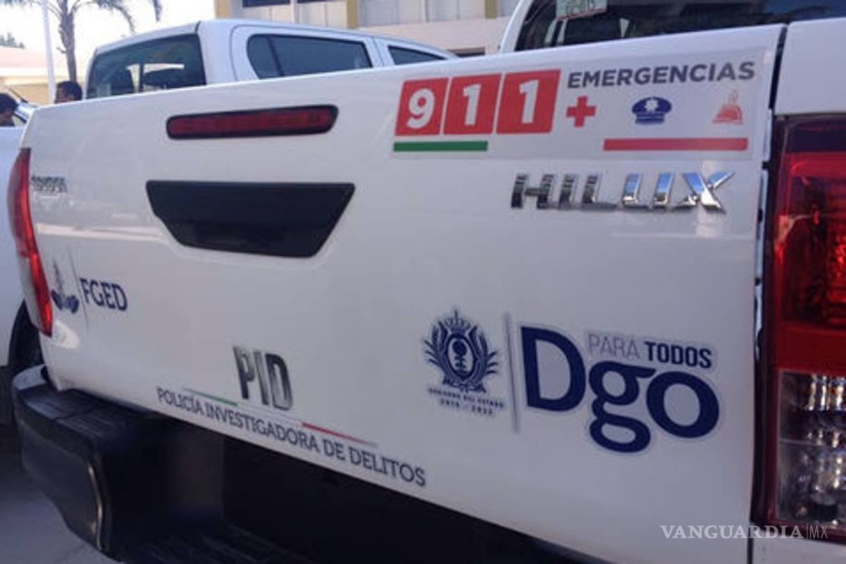 Agente de la Policía Investigadora de Durango cae de patrulla y muere