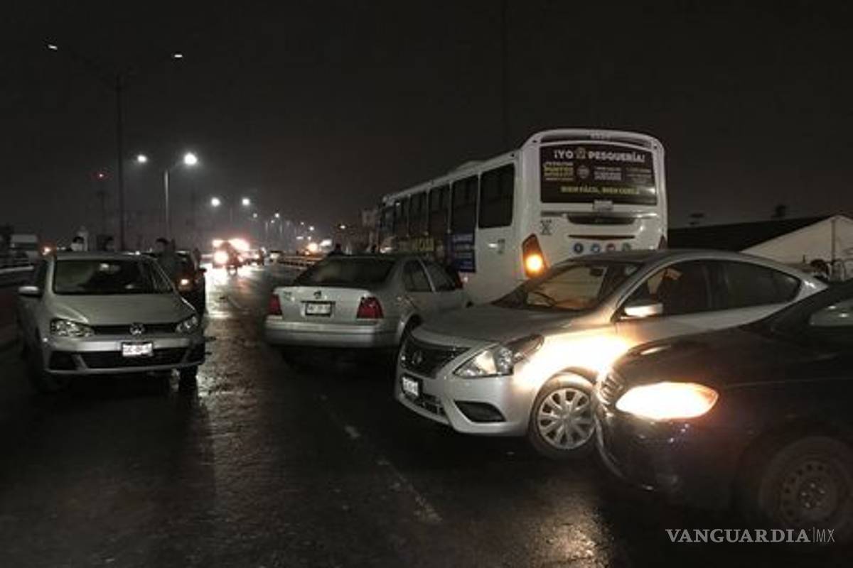 También en Monterrey; mal clima provoca carambolas entre 30 autos