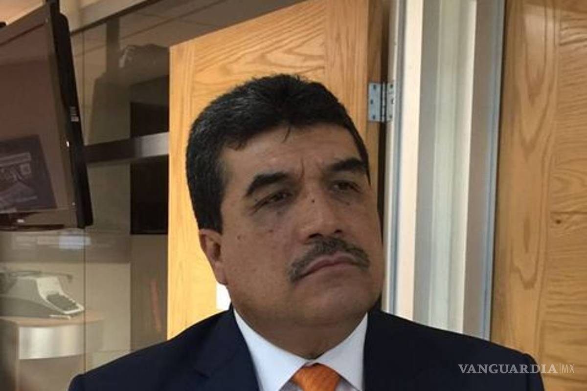 Detienen por fraude a líder del SNTE en Nuevo León