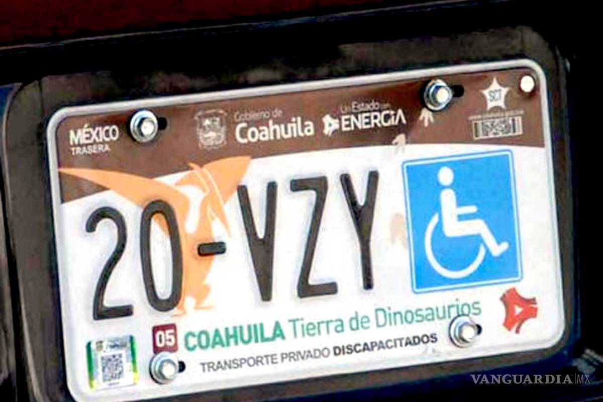 Sancionan a 4 médicos de Coahuila por avalar entrega ilegal de placas para discapacitados