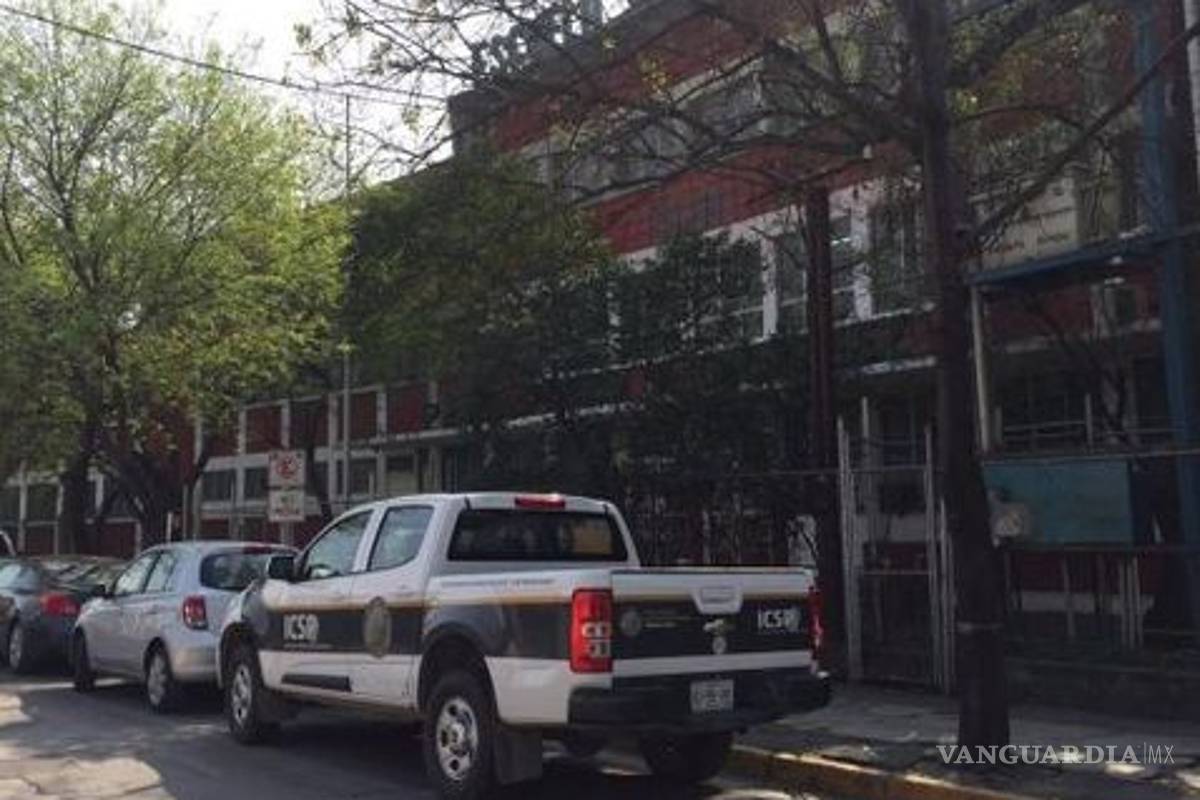 Hallan arma en locker de un alumno en una secundaria de Monterrey