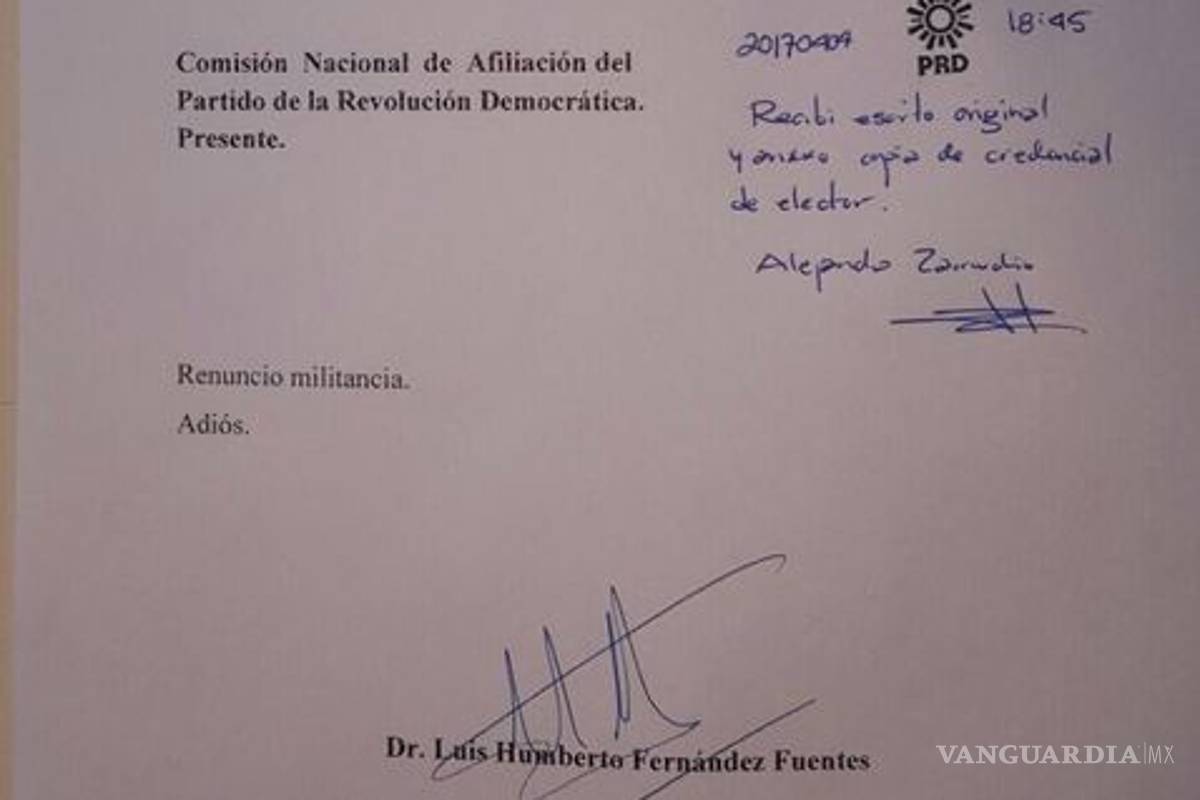 Senador renuncia a militancia del PRD con sólo 3 palabras