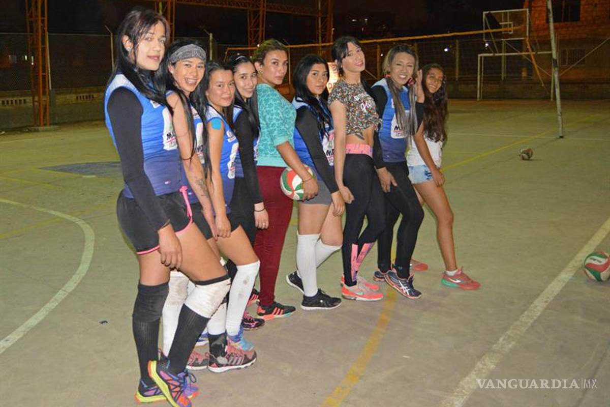 Equipo con transexuales lucha por integrarse a liga femenil de voleibol en Colombia