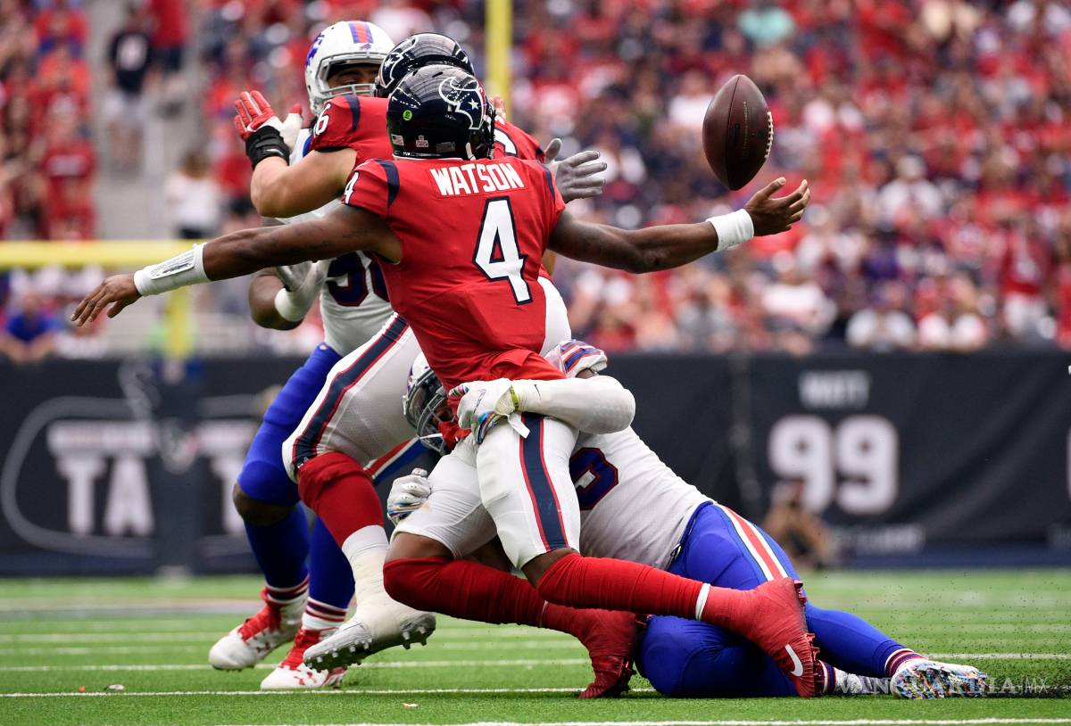$!Joseph intercepta, corre y anota para darle la victoria a los Texans
