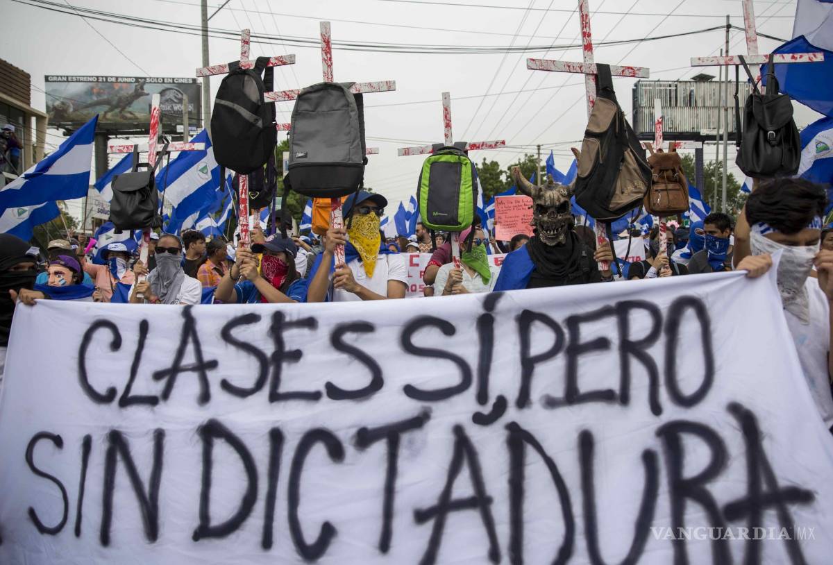 $!Miles de jóvenes marchan en Nicaragua, piden "que se vaya Ortega"