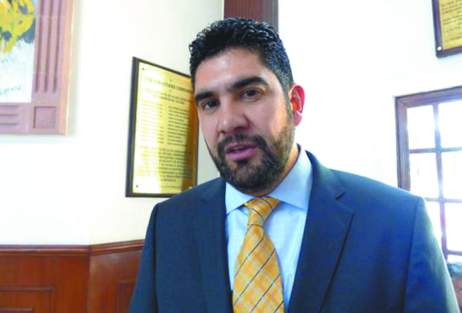 Respalda Jesús de León iniciativa para recortar financiamiento de partidos políticos