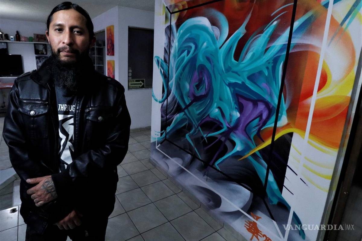 ‘Un portal a través del espejo’ Seus Fomare inaugura su exposición en Residencias Corona