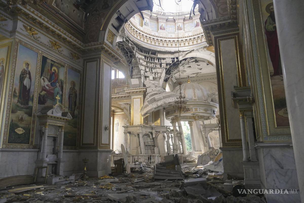 Nuevo ataque ruso en Odesa deja un muerto, 22 heridos y daños graves a catedral
