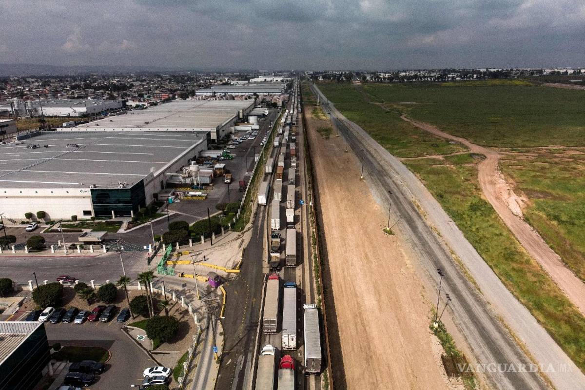 Sí hay un "cierre parcial" de la frontera, reconoce la Secretaría de Economía