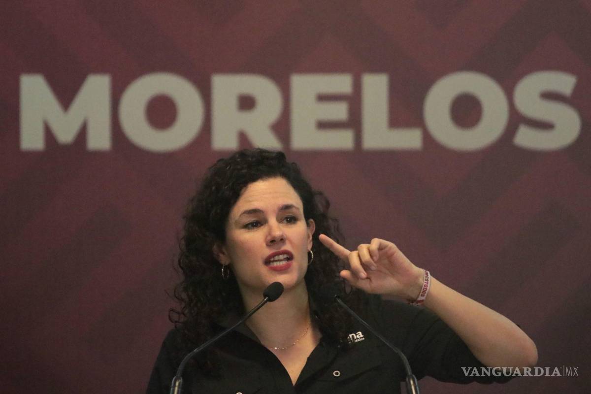 Asegura líder de Morena que exhibir viajes es una campaña de la derecha