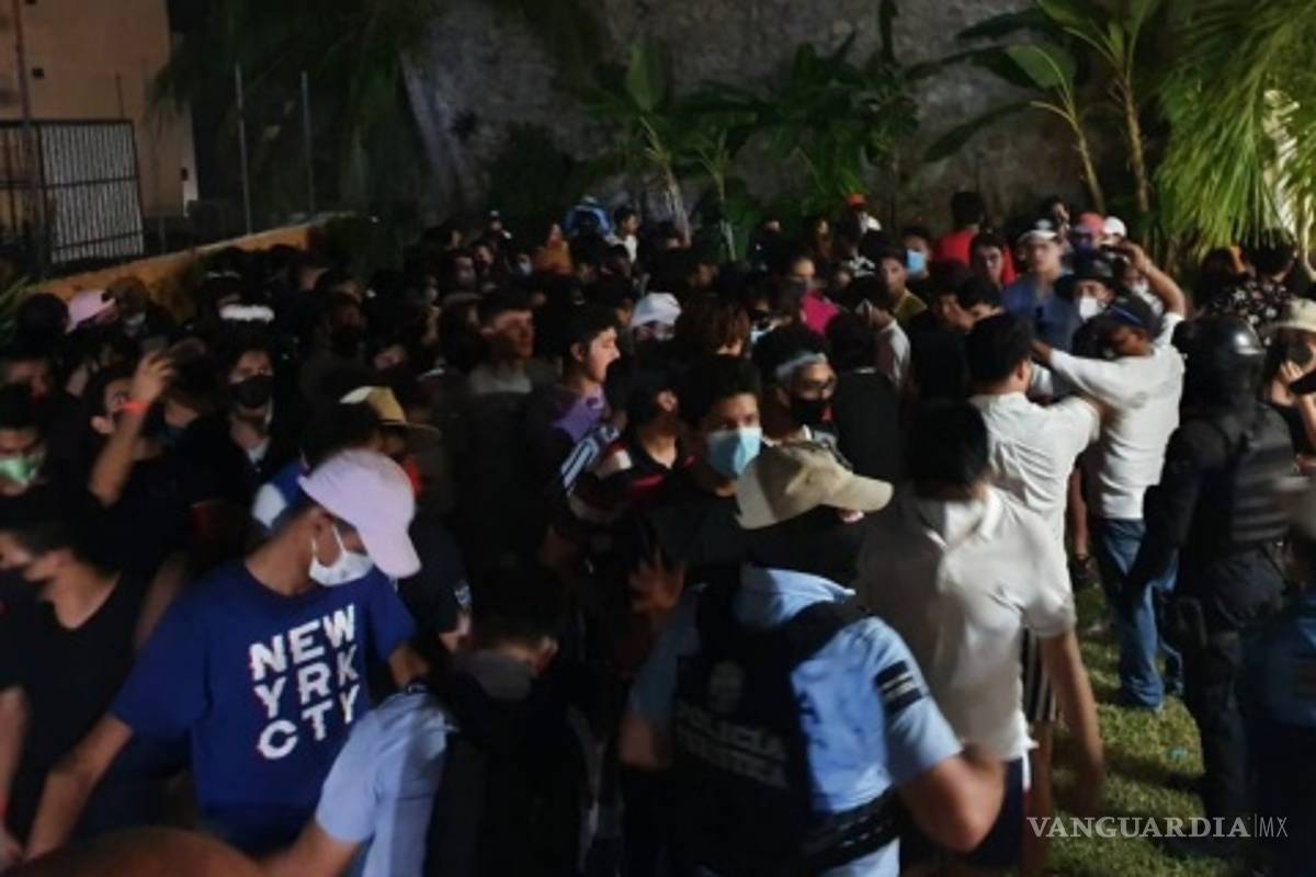 Fiesta de Halloween en Acapulco convocó a más de 300 jóvenes