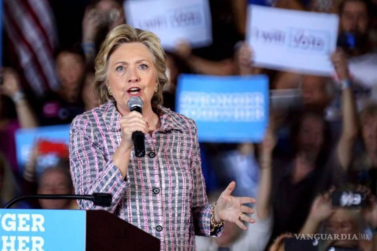 Clinton le saca 57 puntos de ventaja a Trump en intención de voto de hispanos