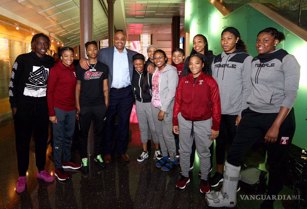 $!Gana Charles Barkley distinguido premio por labor periodística