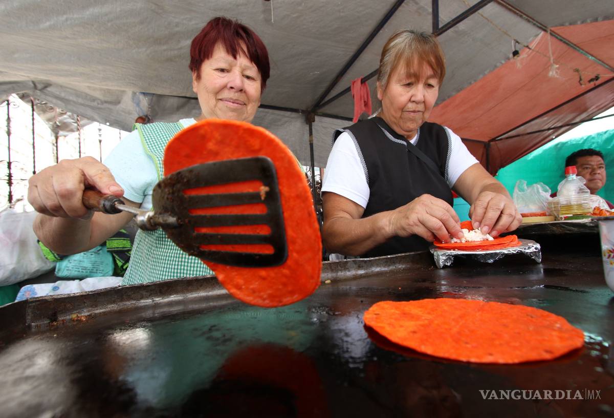 $!100 años de celebrar a Santa Anita, en uno de los barrios más antiguos de Saltillo