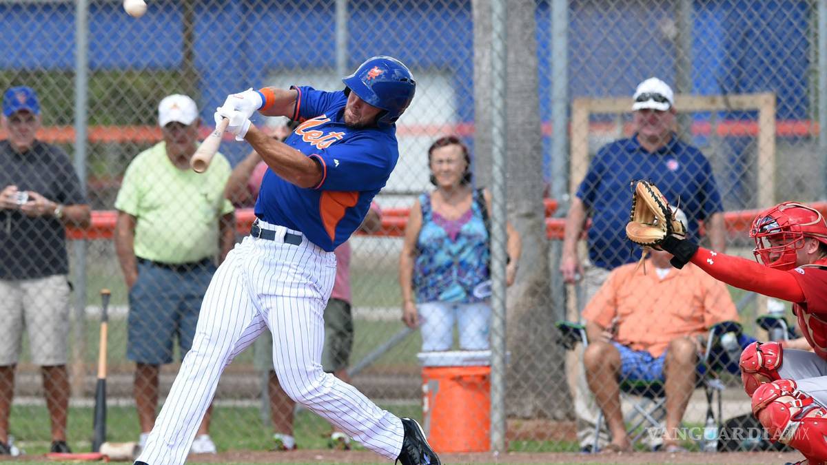 Tim Tebow conectó su primer home run con Mets