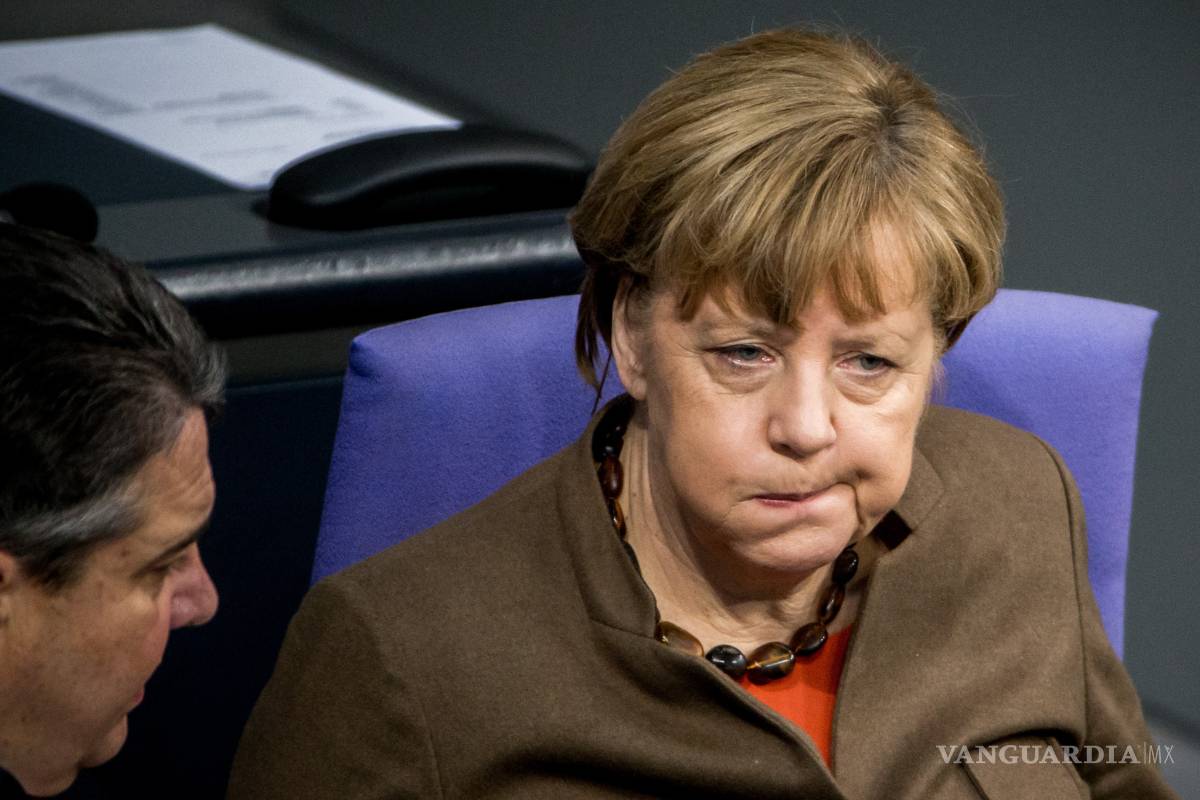 Merkel promete agilizar expulsión de extranjeros sin derecho a asilo