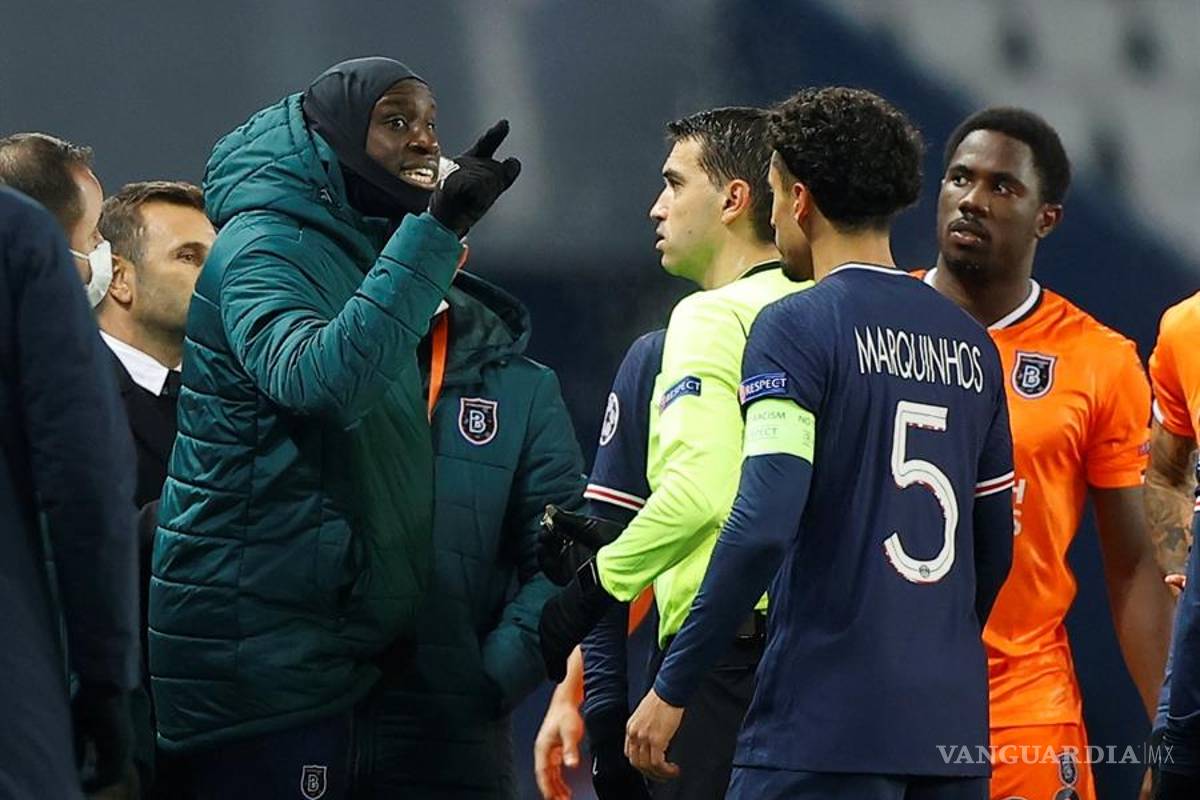 '¿Por qué me dices negro?'; suspenden juego entre el PSG y el Istanbul por insulto racista del árbitro