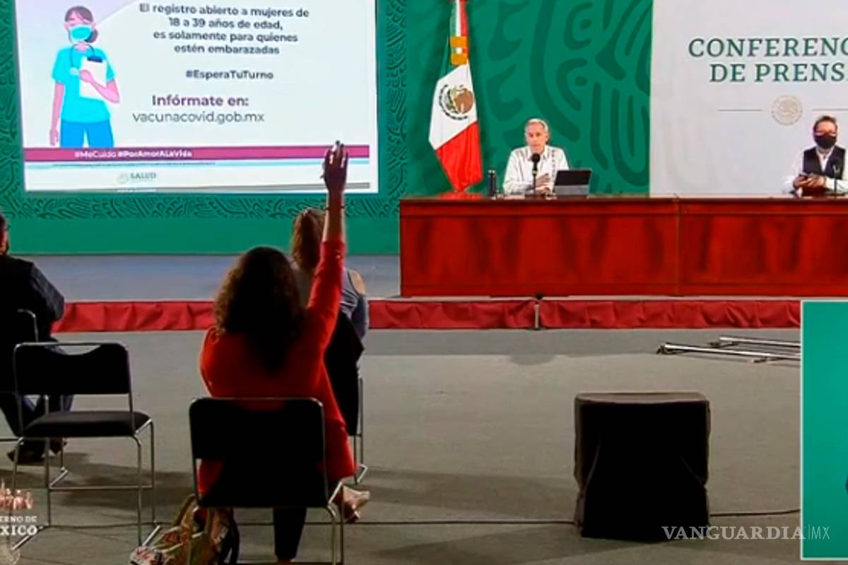 Encontronazo entre la periodista Peniley Ramírez y López-Gatell por efectividad de vacuna CanSino