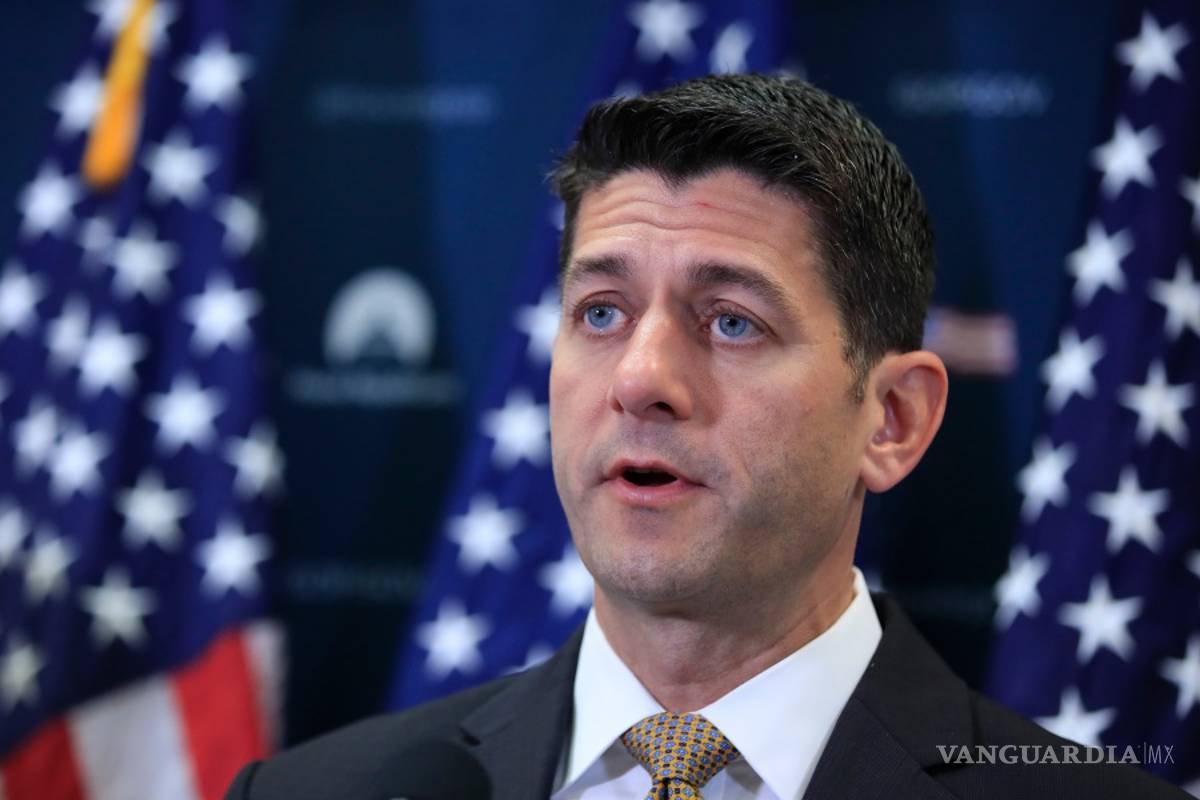 Trump &quot;metió la pata&quot; con su reacción sobre Charlottesville, dice Paul Ryan