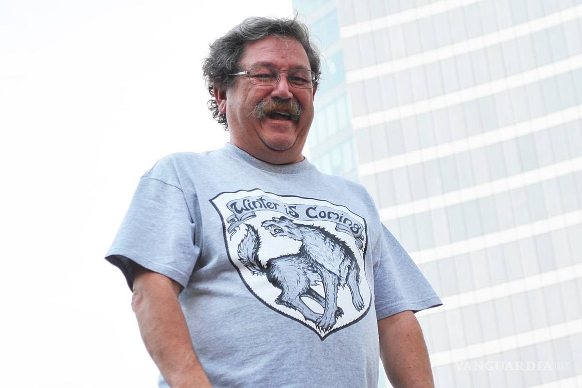 Taibo II traza proyecto cultural en medio de "guerra sucia"