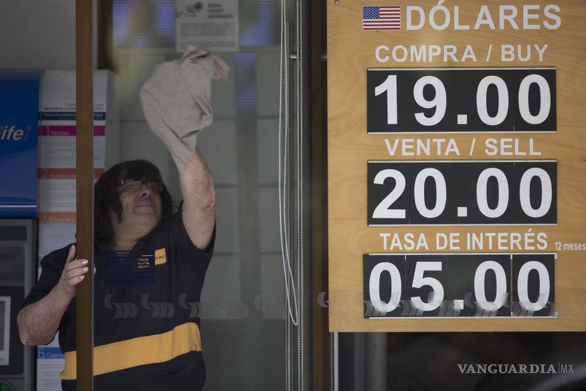 Dólar a 20 pesos sólo afecta psicológicamente a los mexicanos: Hacienda