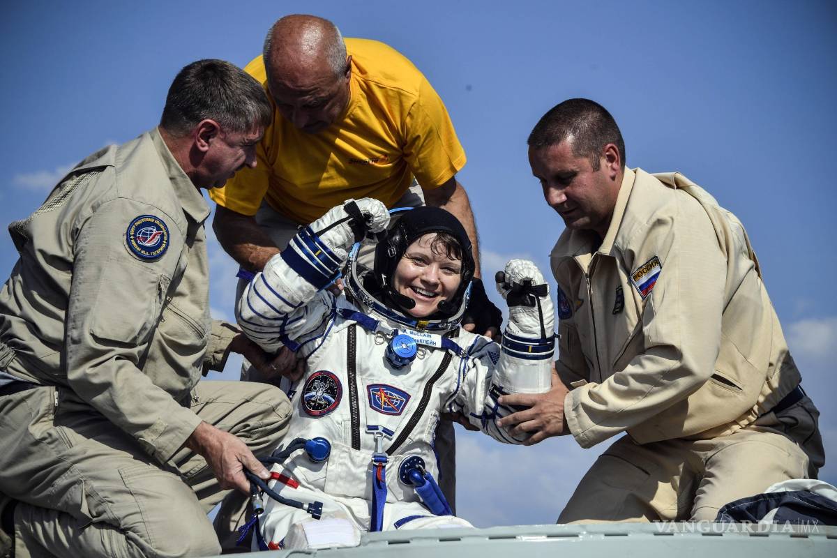Astronautas de Rusia, Canadá y EU regresan a la Tierra