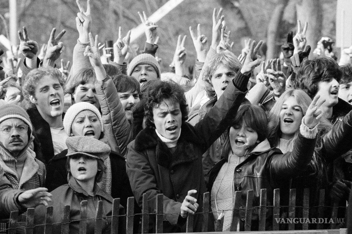 $!40 años después, ¿quién le disparó a John Lennon y dónde está ahora su asesino?