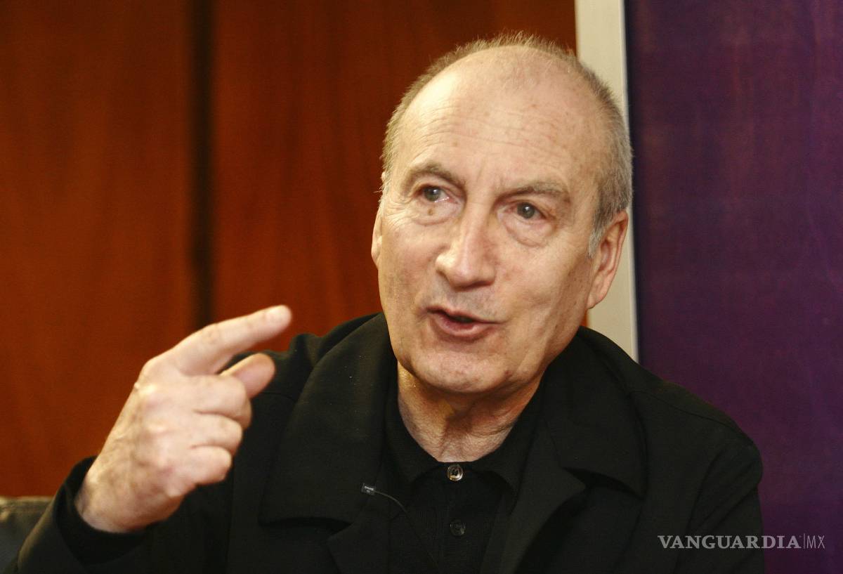 $!Reconstruye hijo de Tomás Eloy Martínez a su padre en un documental