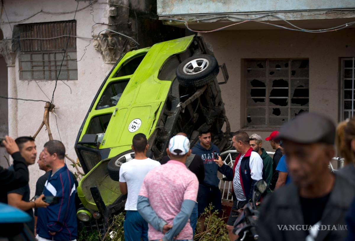 $!La Habana es golpeada con fuerza por un devastador tornado (fotogalería)