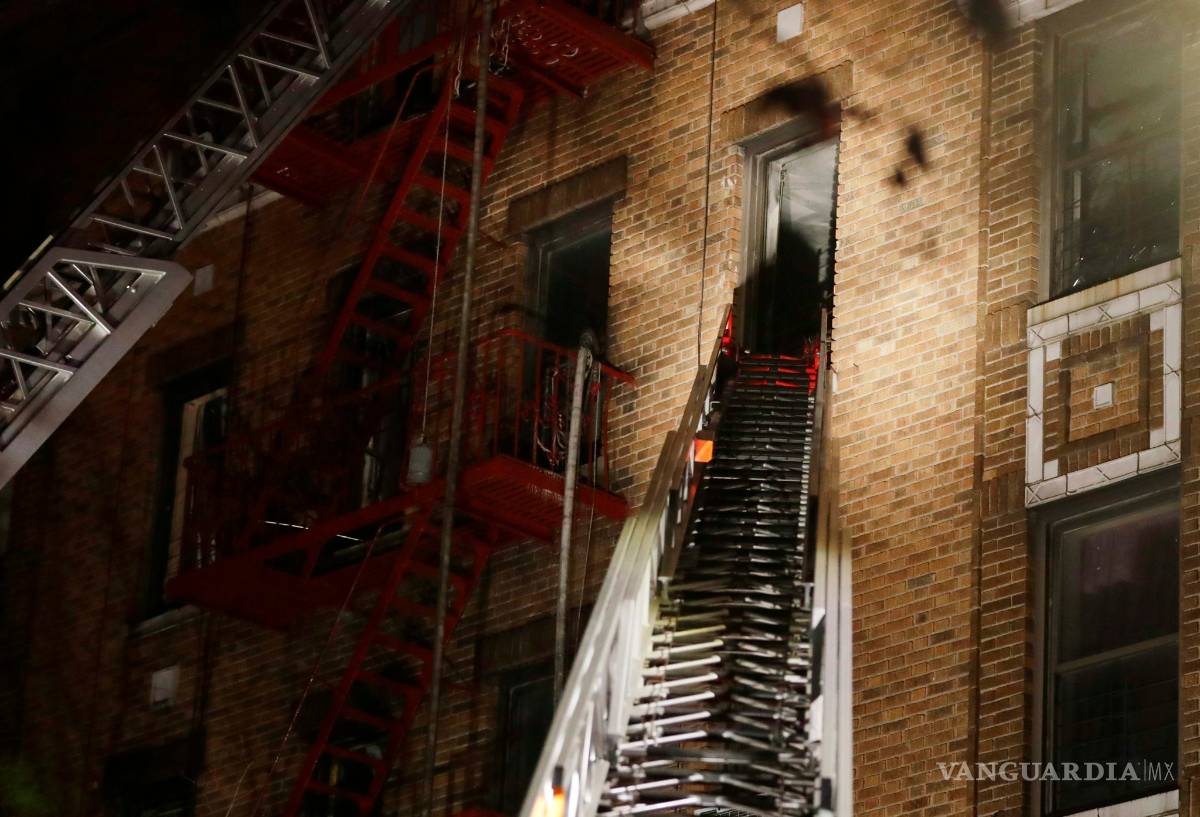 $!Incendio en el Bronx deja al menos 12 muertos; "el peor" en décadas, dice el alcalde de NY