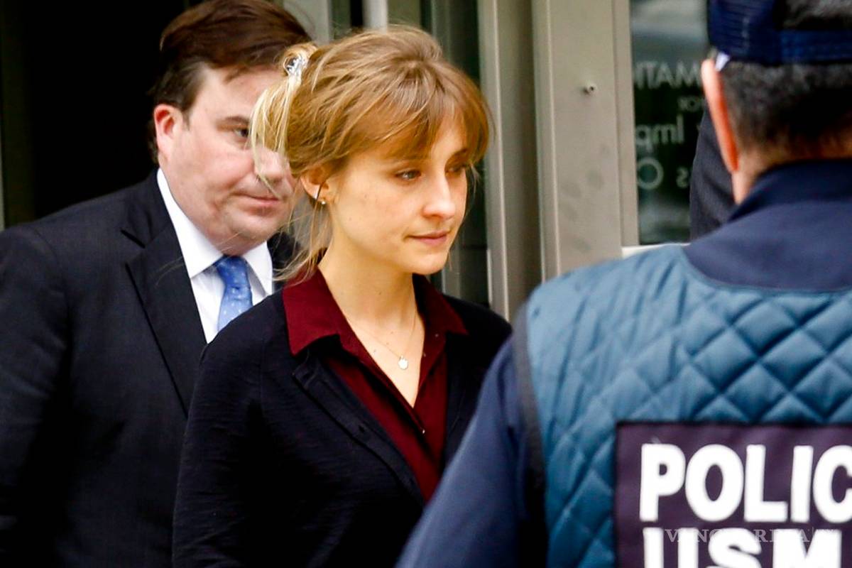 Allison Mack dice que marcar a las 'discípulas' con las letras NXIVM fue su idea