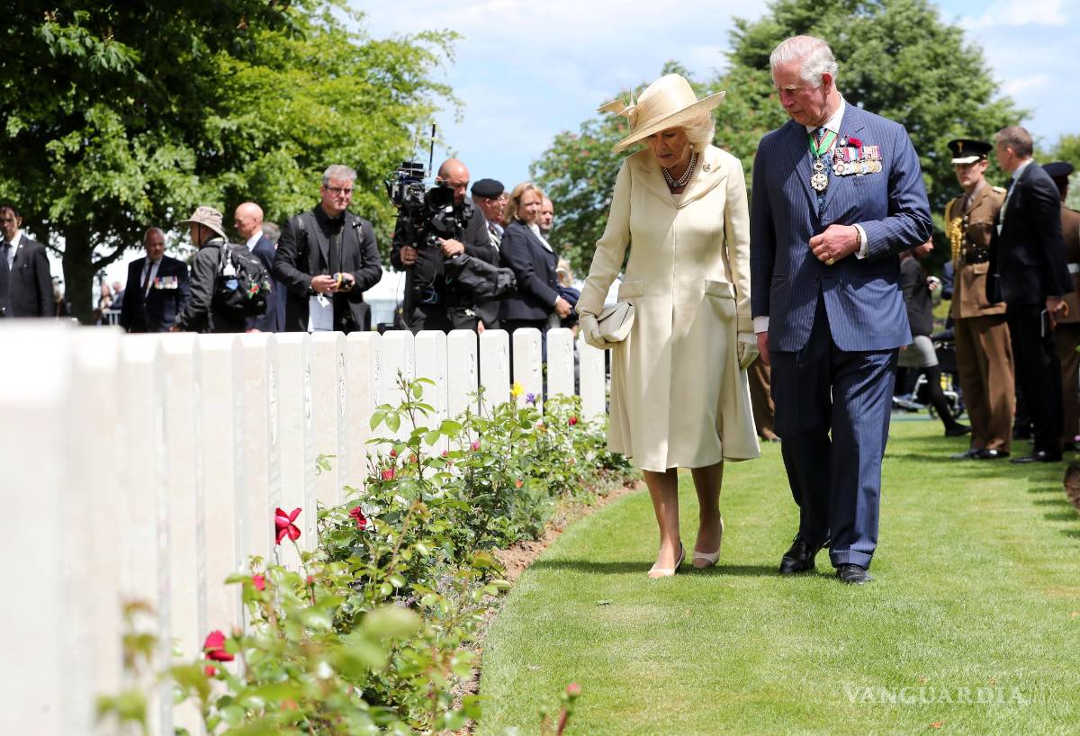 $!Minuto de silencio por los soldados caídos en Normandía