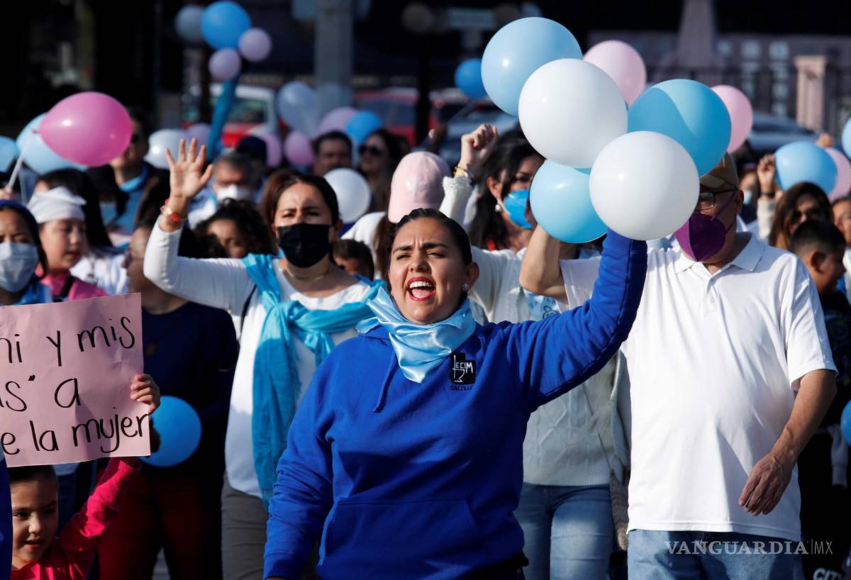 $!La marcha se realizó para detener el embate que quiere imponer una visión de muerte y de violencia así como por el respeto a la vida, dijeron.