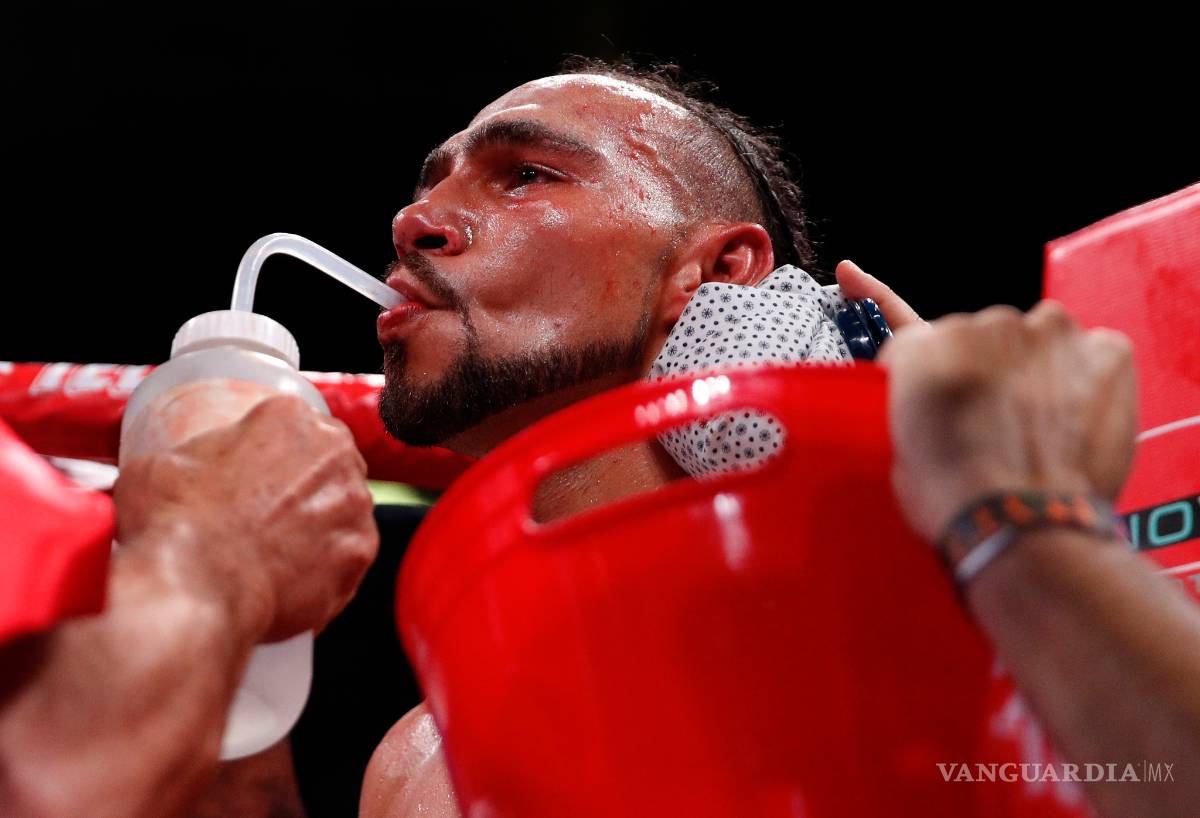 $!Manny Pacquiao gana a Keith Thurman en Las Vegas y rinde homenaje a 'Cleto Reyes'