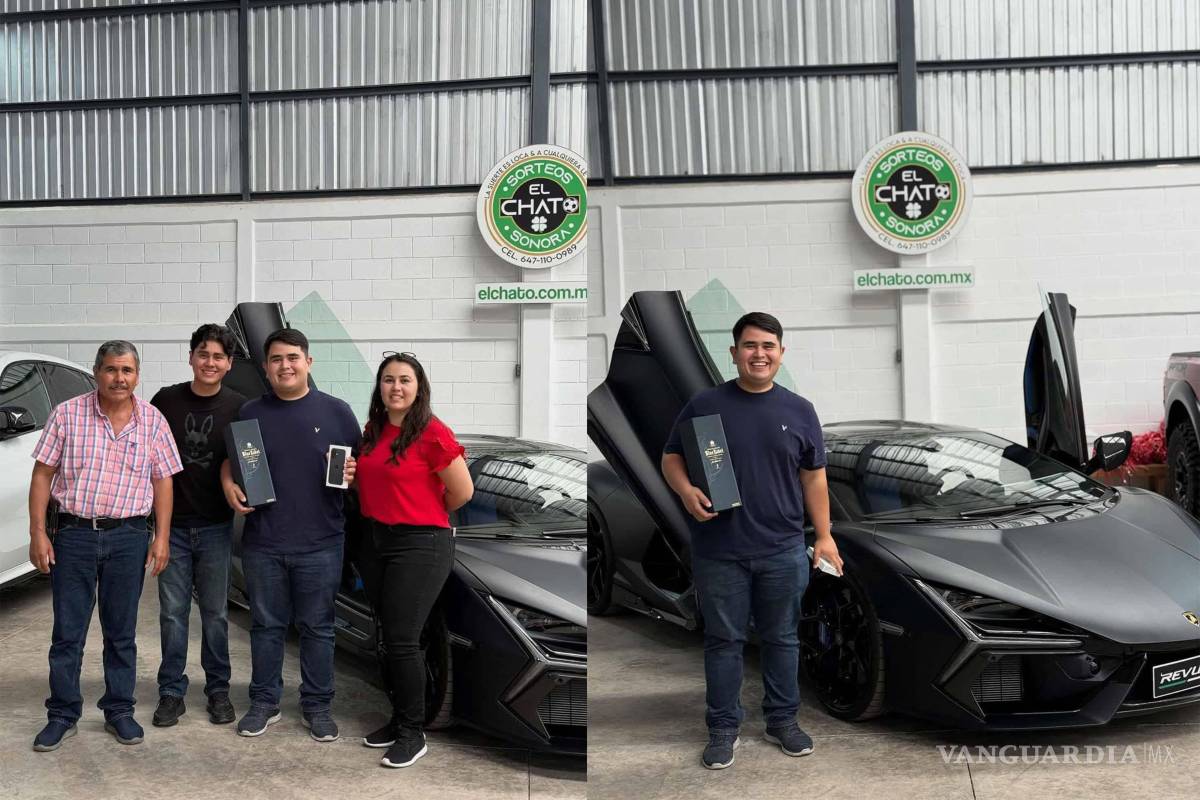 Joven obrero de Castaños, Coahuila, gana en rifa un Lamborghini Revuelto 2025; su costo es de 13 mdp